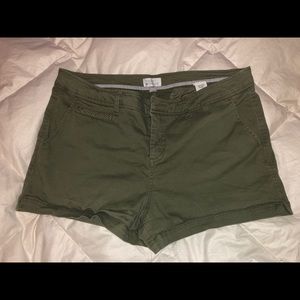 Market & Spruce Green Khaki Shorts